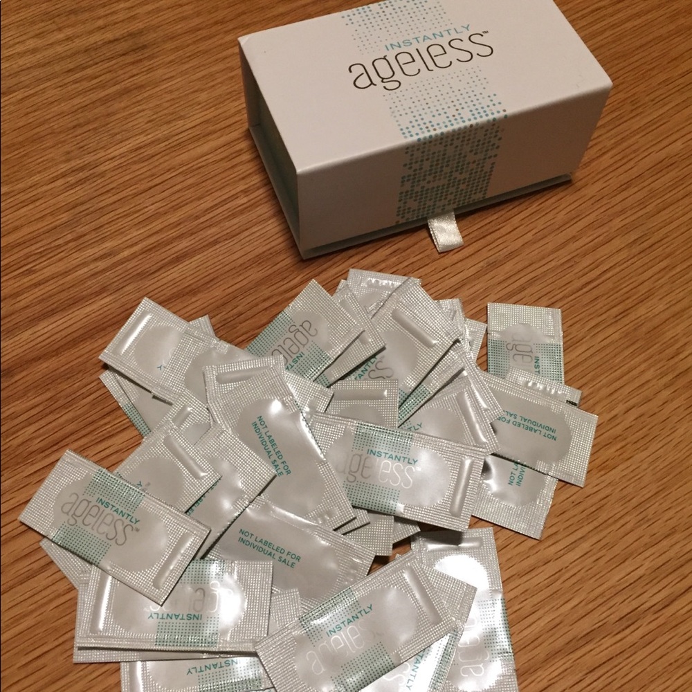 INSTANTLY AGELESS